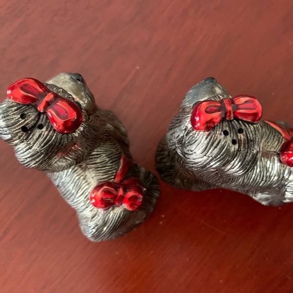 Decorative Salt and Pepper "Shih Tzu" doggie set - Picture 4 of 4